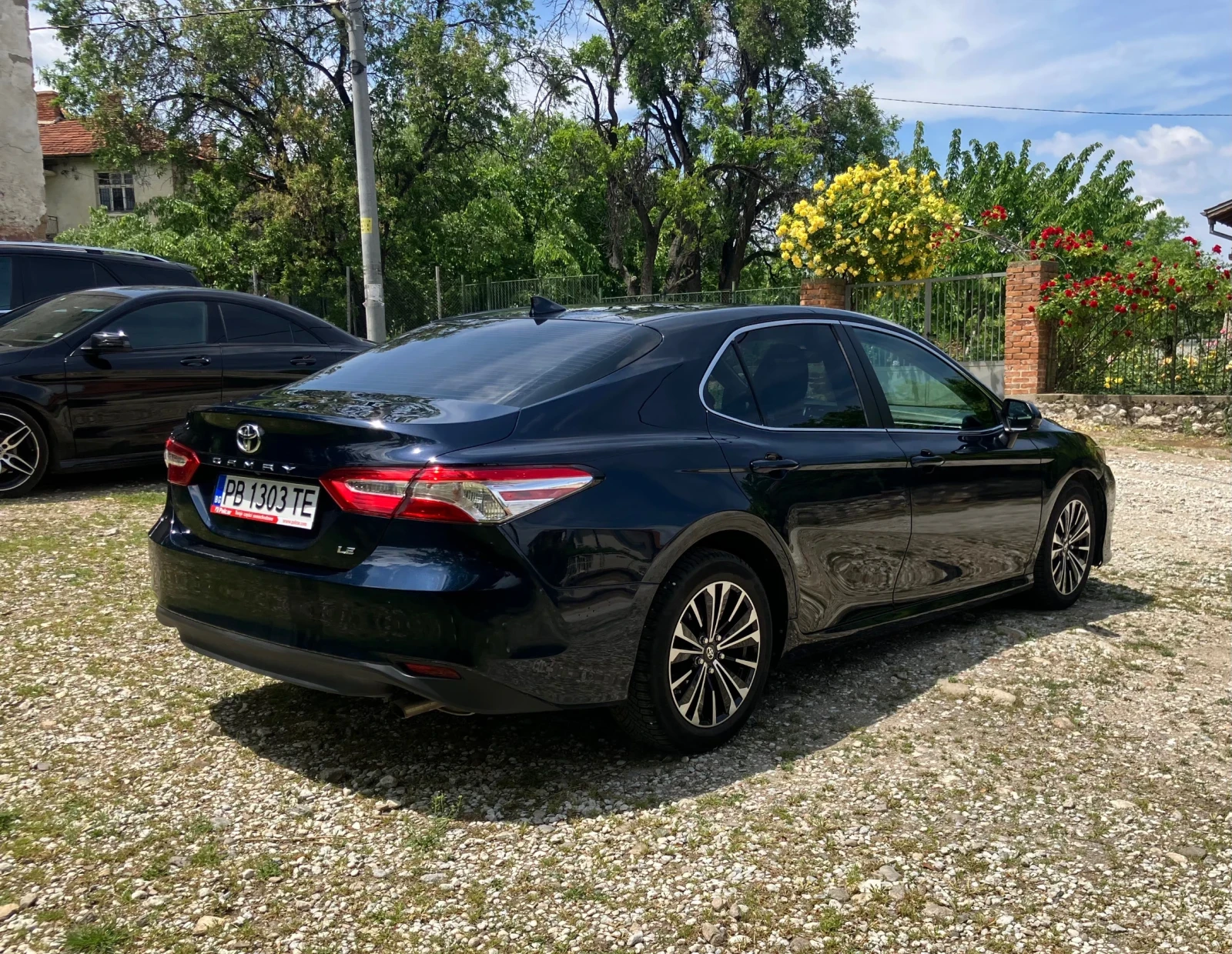 Toyota Camry 2.5 бензин, снимка 3 - Автомобили и джипове - 56074162