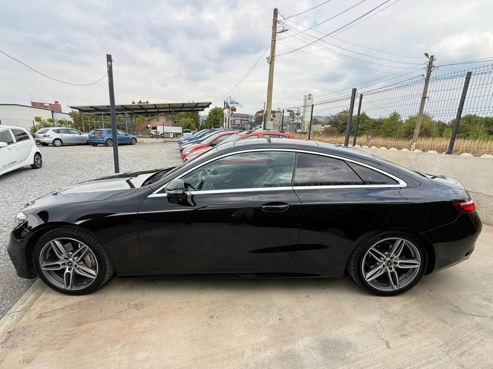 Mercedes-Benz E 220 COUPE* РЕАЛНИ КМ* НАПЪЛНО ОБСЛУЖЕН, снимка 2 - Автомобили и джипове - 56165062
