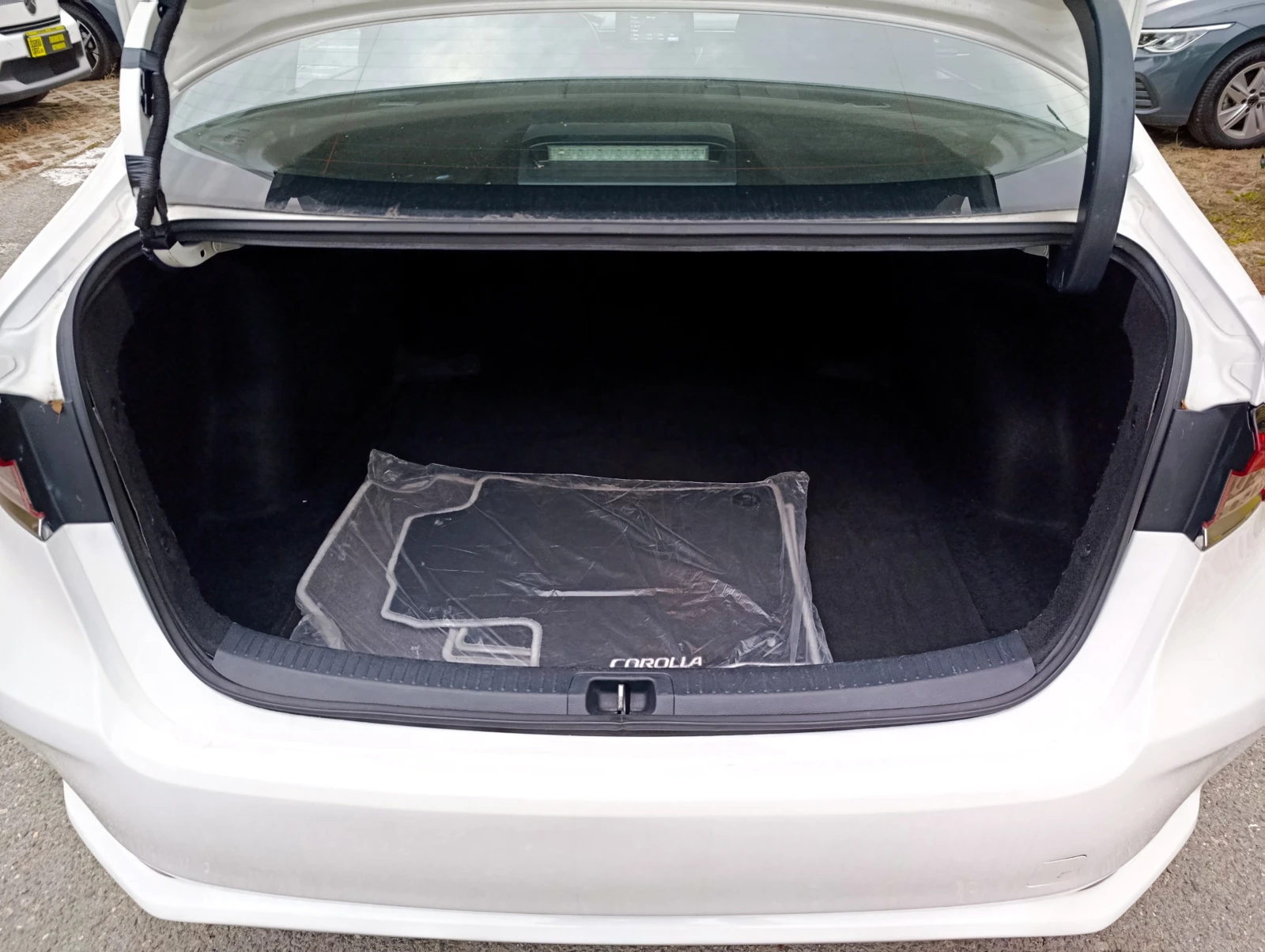 Toyota Corolla 1.5 DYNAMIC FORCE- �������� �� �� | Mobile.bg � ����������� 13