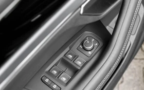 Обява за продажба на VW Touareg 3.0 TDI R-LINE 4MOTION MATRIX CAMERA KEYLESS ~71 880 EUR - изображение 3