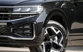 Обява за продажба на VW Touareg 3.0 TDI R-LINE 4MOTION MATRIX CAMERA KEYLESS ~71 880 EUR - изображение 1