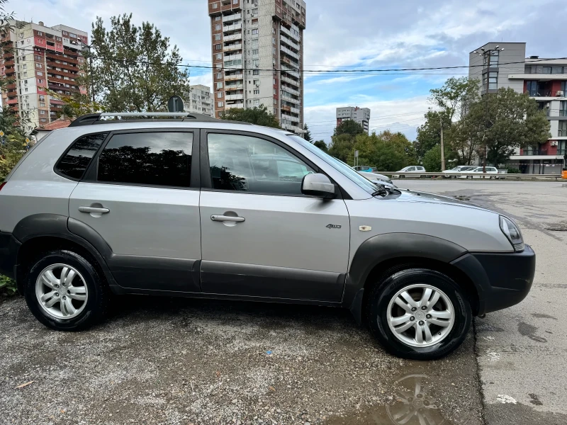 Hyundai Tucson, снимка 2 - Автомобили и джипове - 47207027