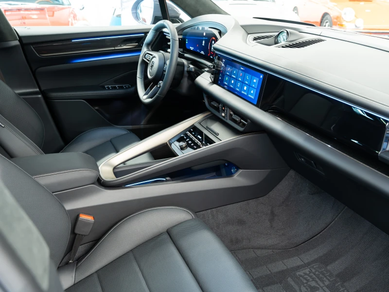 Porsche Macan Turbo, снимка 10 - Автомобили и джипове - 51219752