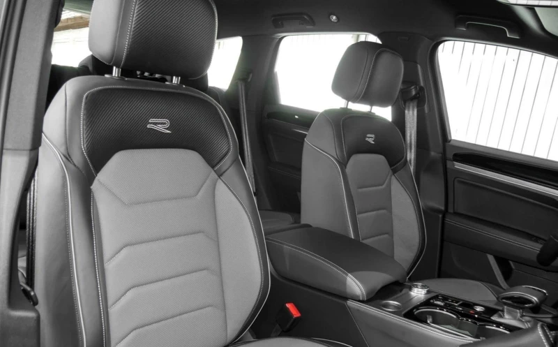 VW Touareg 3.0 TDI R-LINE 4MOTION MATRIX CAMERA KEYLESS, снимка 10 - Автомобили и джипове - 51912330