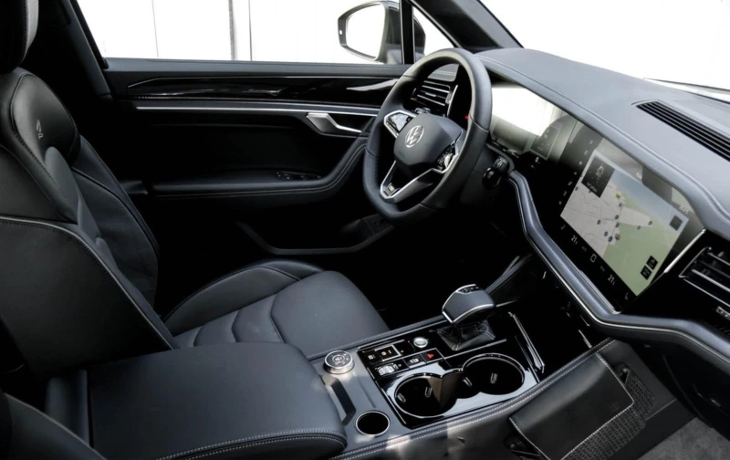 VW Touareg 3.0 TDI R-LINE 4MOTION MATRIX CAMERA KEYLESS, снимка 9 - Автомобили и джипове - 51912330