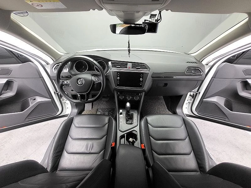 VW Tiguan 2.0 TDI Premium| 150к.с.| ВКЛ.ТЕХНОТЕСТ, снимка 7 - Автомобили и джипове - 55098042