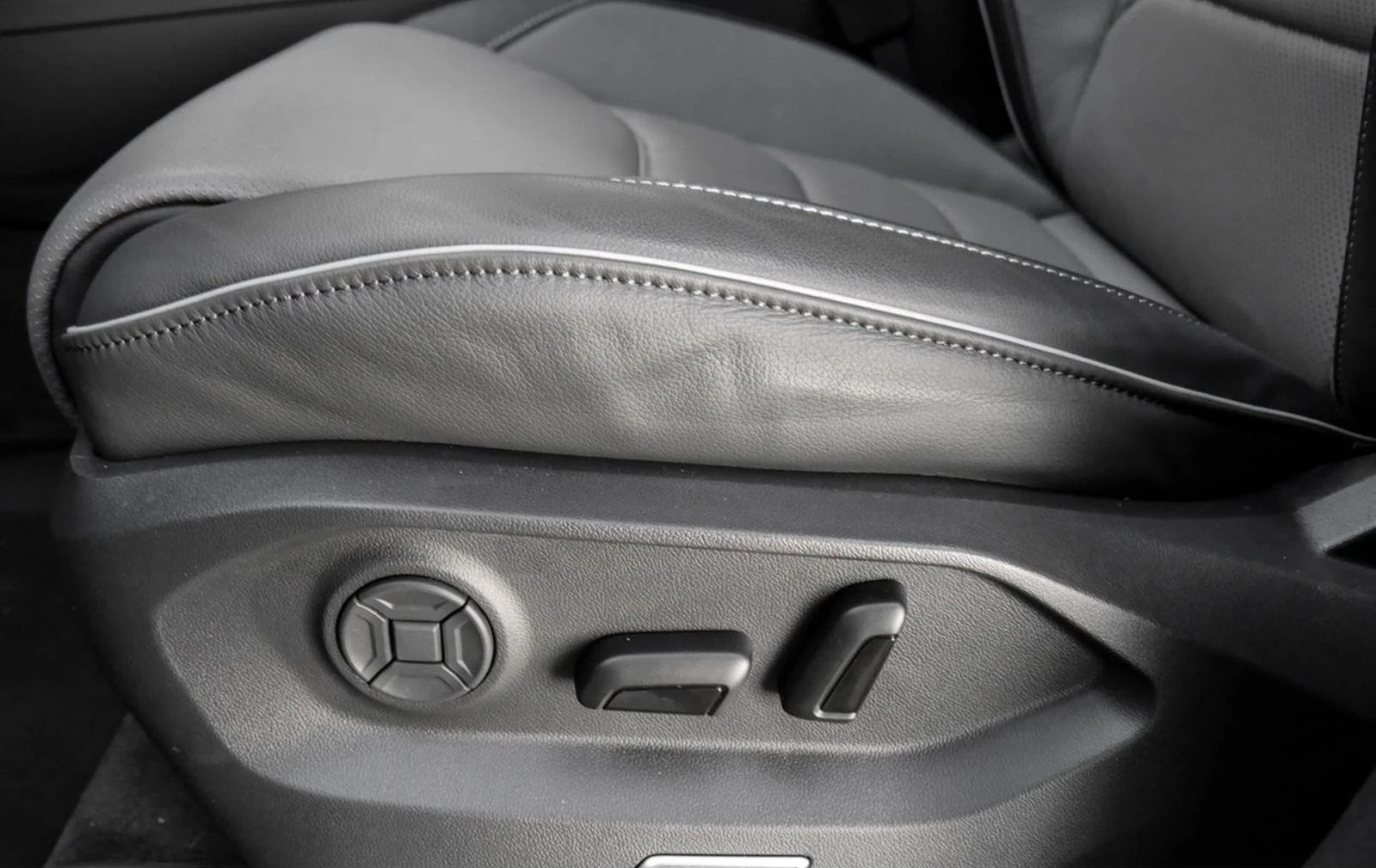 VW Touareg 3.0 TDI R-LINE 4MOTION MATRIX CAMERA KEYLESS - изображение 5