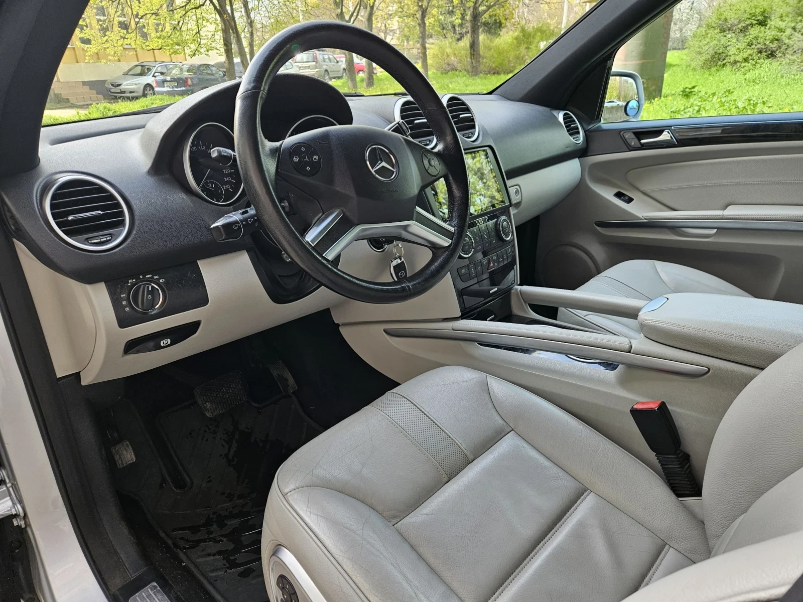 Mercedes-Benz ML 320 BLUETEC, снимка 7 - Автомобили и джипове - 53375230