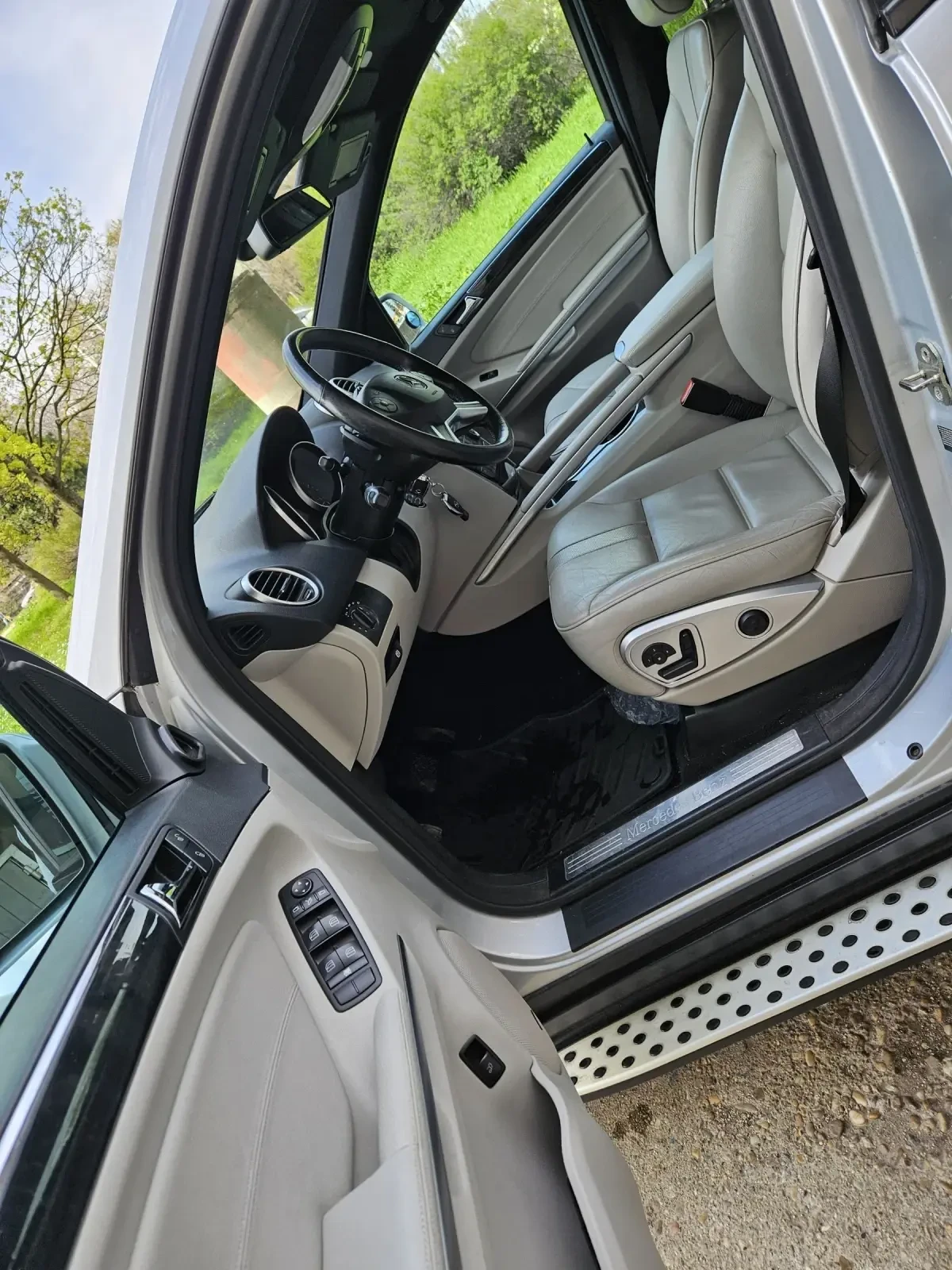 Mercedes-Benz ML 320 BLUETEC, снимка 5 - Автомобили и джипове - 53375230