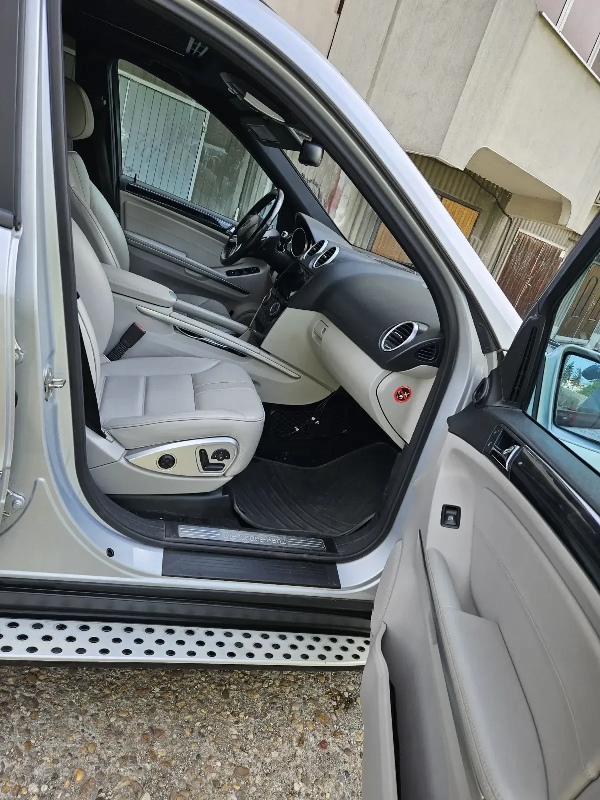 Mercedes-Benz ML 320 BLUETEC, снимка 6 - Автомобили и джипове - 53375230