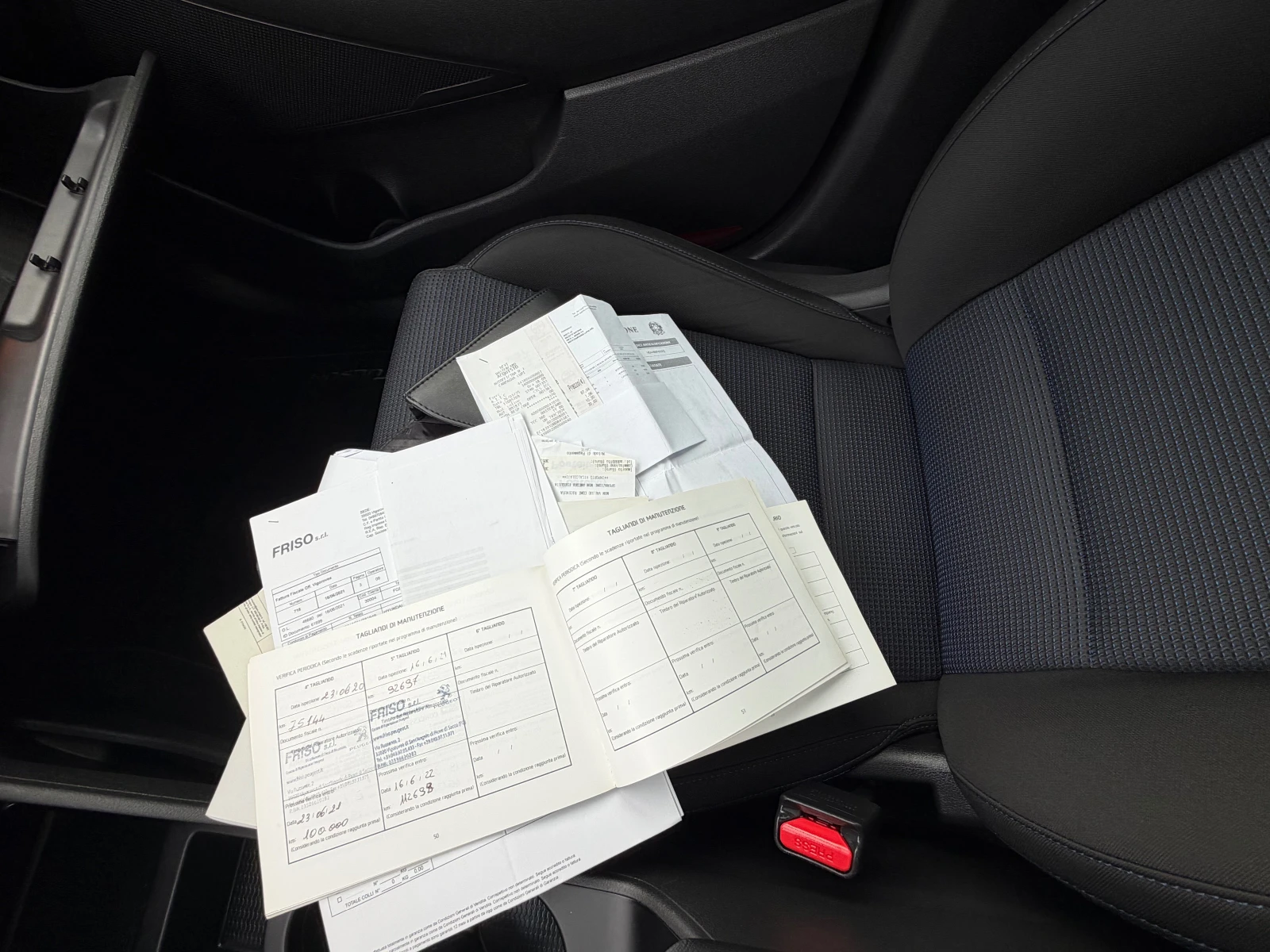 Hyundai Tucson 1.7CRDI* AVTOMAT* PANORAMA* Full* EVRO6, снимка 15 - Автомобили и джипове - 54745306