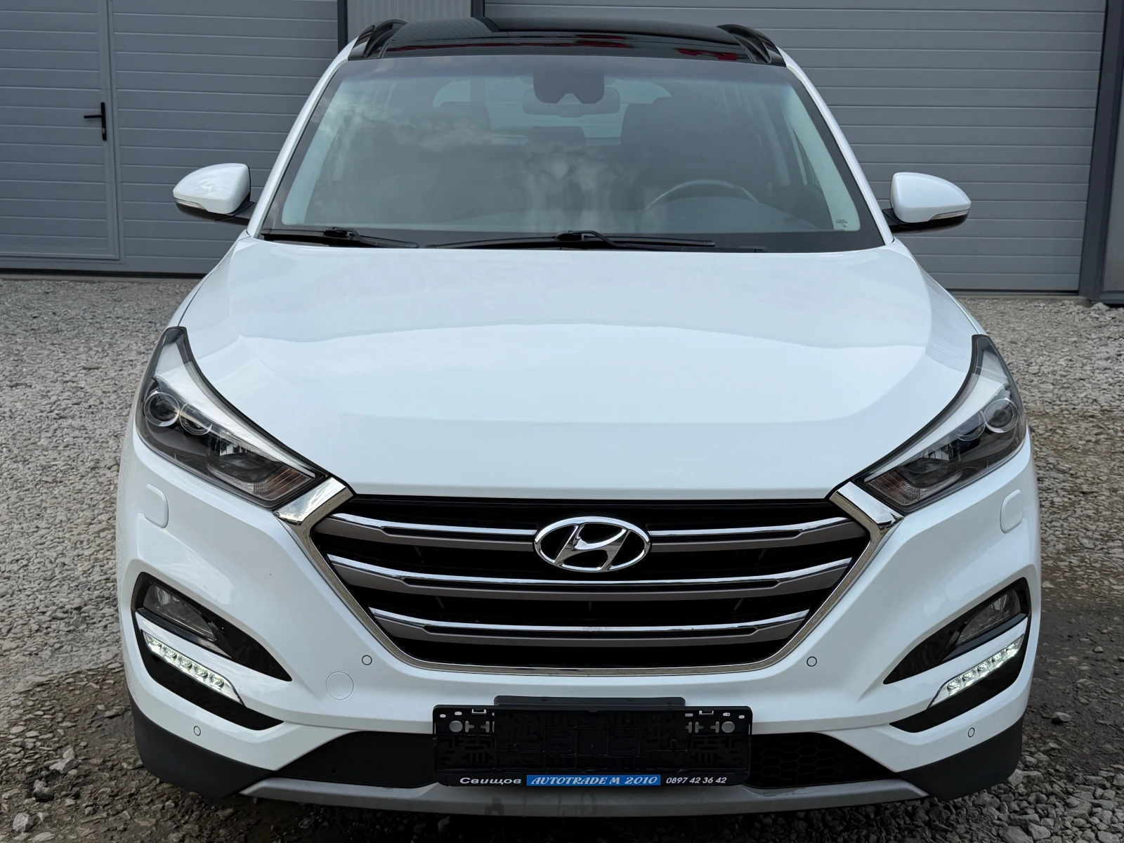 Hyundai Tucson 1.7CRDI* AVTOMAT* PANORAMA* Full* EVRO6, снимка 2 - Автомобили и джипове - 54745306