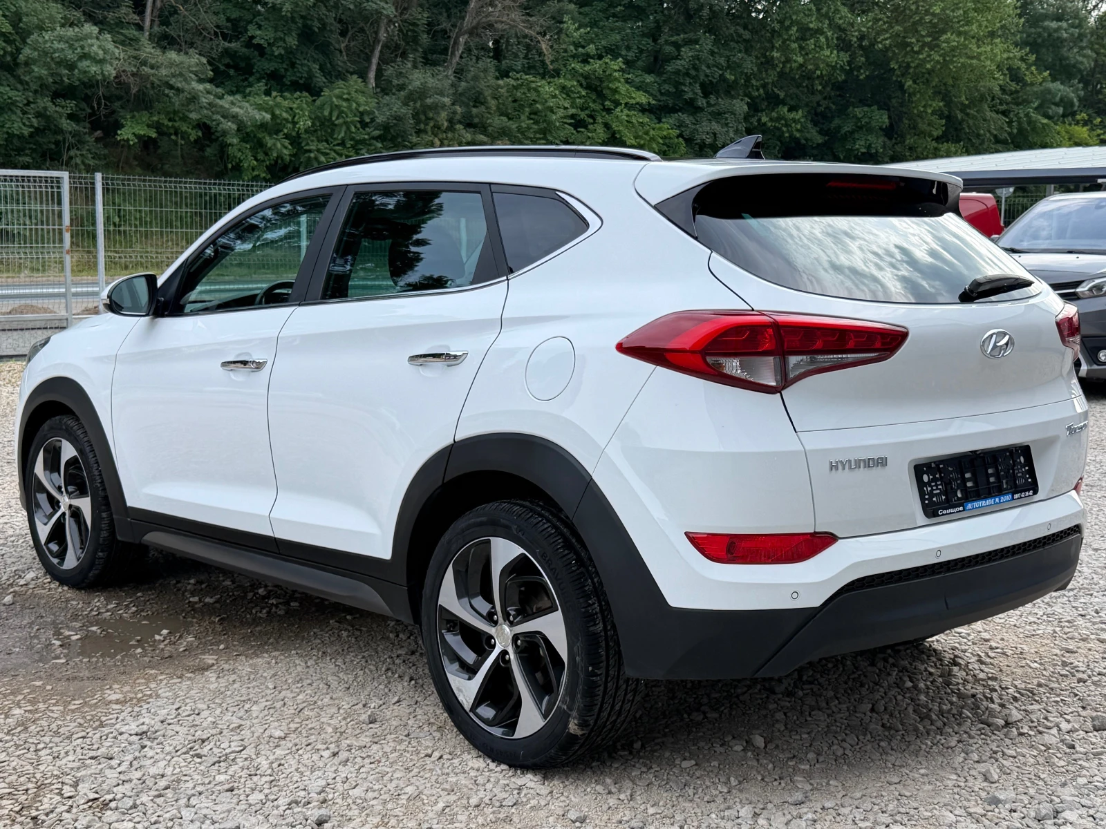 Hyundai Tucson 1.7CRDI* AVTOMAT* PANORAMA* Full* EVRO6, снимка 6 - Автомобили и джипове - 54745306