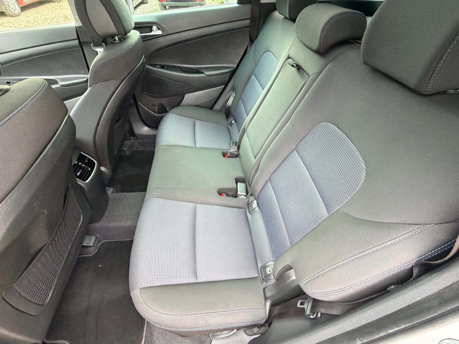 Hyundai Tucson 1.7CRDI* AVTOMAT* PANORAMA* Full* EVRO6, снимка 9 - Автомобили и джипове - 54745306