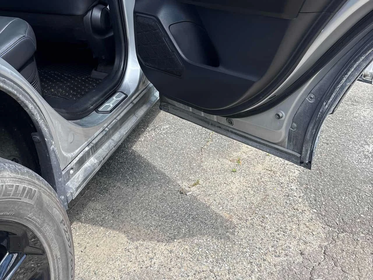 Toyota Rav4 * Hybrid XLE * CARFAX * ЦЕНА ДО БГ, снимка 17 - Автомобили и джипове - 54896755