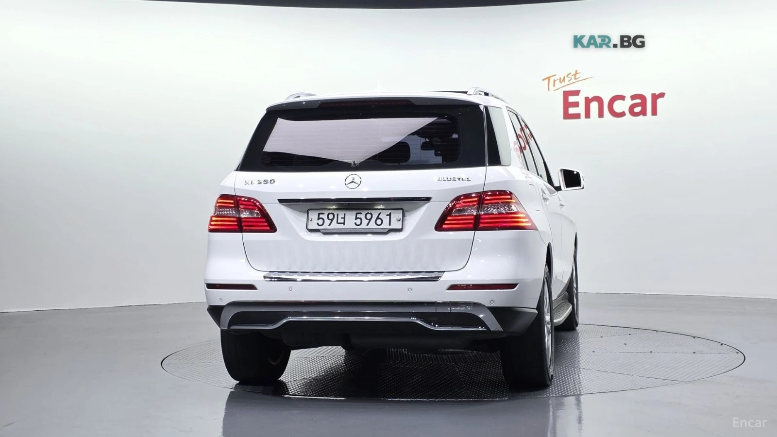 Mercedes-Benz ML 350 ПАНО* КОЖА* ПОДГРЕВ* ОБДУХВАНЕ* НАВИ* КАМЕРА, снимка 4 - Автомобили и джипове - 54988272