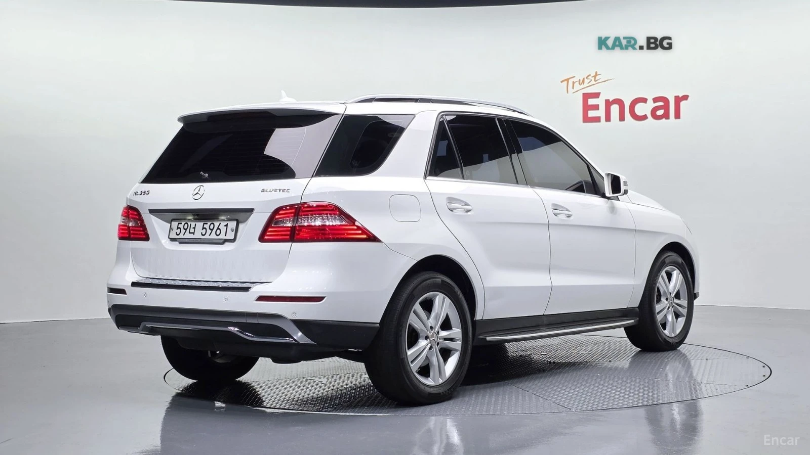 Mercedes-Benz ML 350 ПАНО* КОЖА* ПОДГРЕВ* ОБДУХВАНЕ* НАВИ* КАМЕРА, снимка 2 - Автомобили и джипове - 54988272