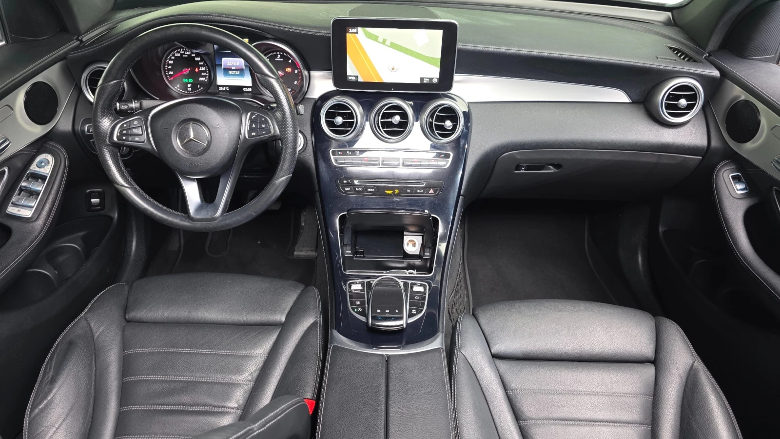 Mercedes-Benz GLC 220 d 4Matic * ПОДГРЕВИ * 360 * ЛЮК, снимка 6 - Автомобили и джипове - 55359392