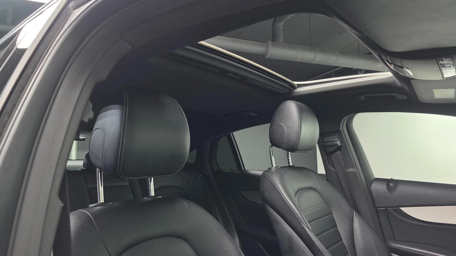Mercedes-Benz GLC 220 d 4Matic * ПОДГРЕВИ * 360 * ЛЮК, снимка 14 - Автомобили и джипове - 55359392