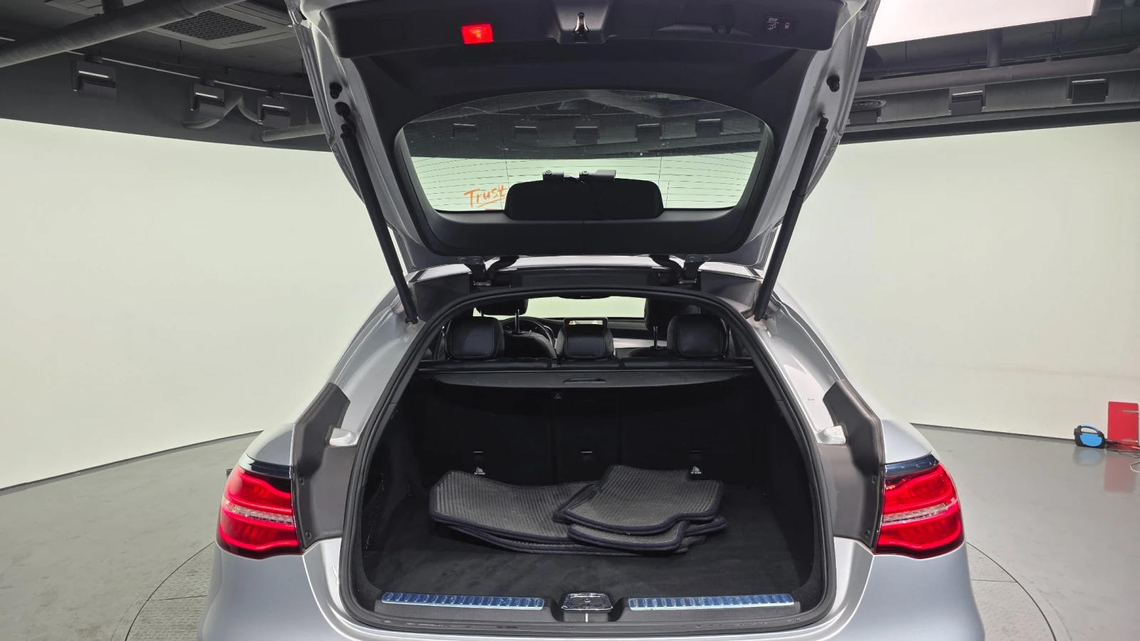 Mercedes-Benz GLC 220 d 4Matic * ПОДГРЕВИ * 360 * ЛЮК, снимка 5 - Автомобили и джипове - 55359392
