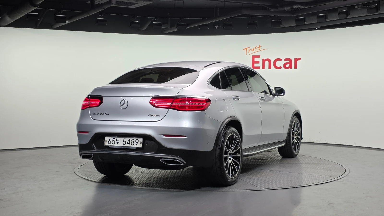 Mercedes-Benz GLC 220 d 4Matic * ПОДГРЕВИ * 360 * ЛЮК, снимка 3 - Автомобили и джипове - 55359392