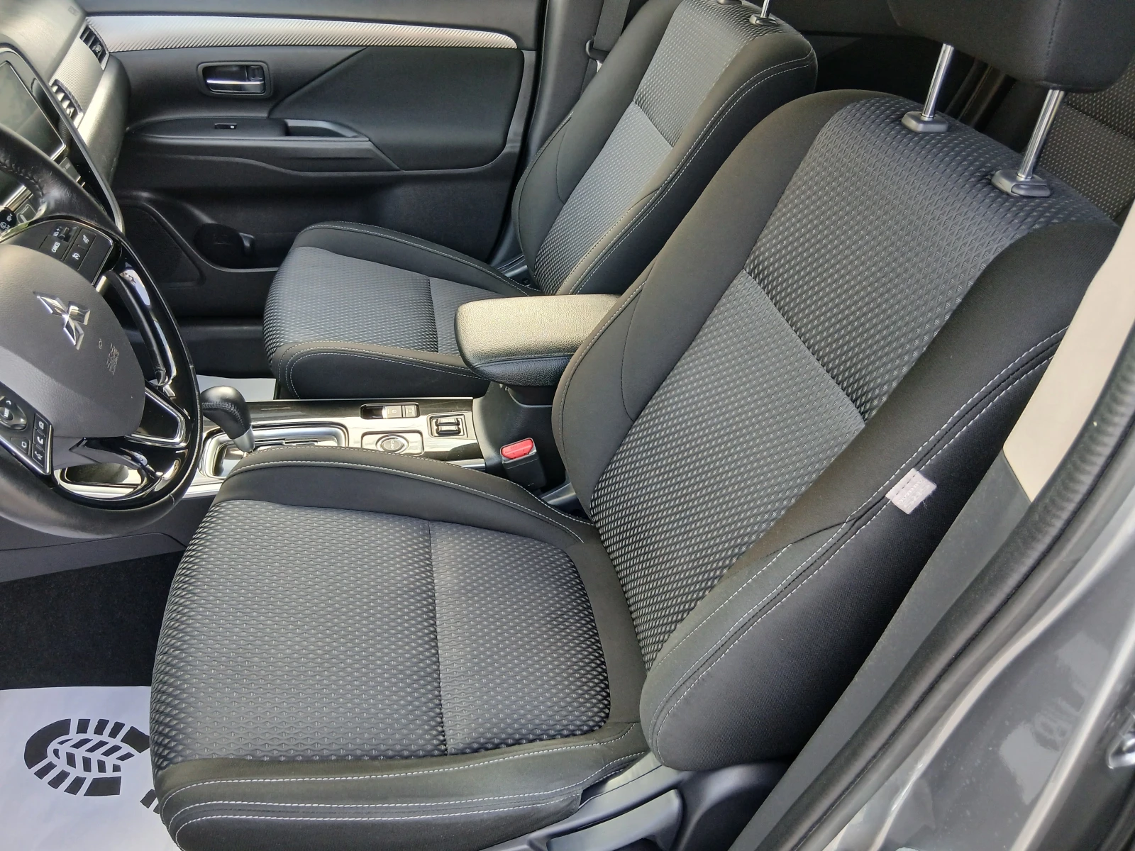 Mitsubishi Outlander 2.2DI-D 4WD AVTOMAT/KAMERA/NAVI EURO 6, снимка 10 - Автомобили и джипове - 55453081