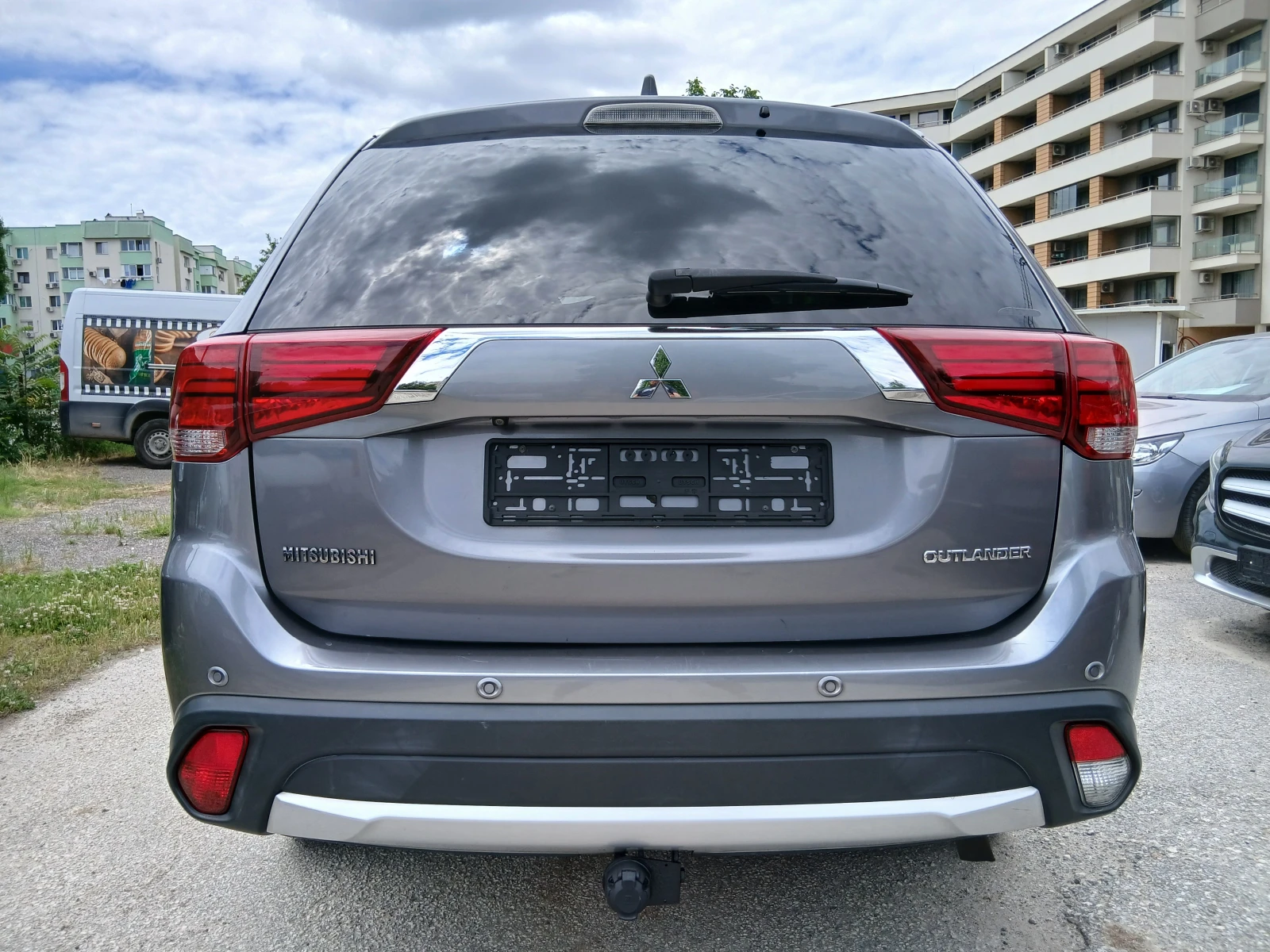 Mitsubishi Outlander 2.2DI-D 4WD AVTOMAT/KAMERA/NAVI EURO 6, снимка 8 - Автомобили и джипове - 55453081