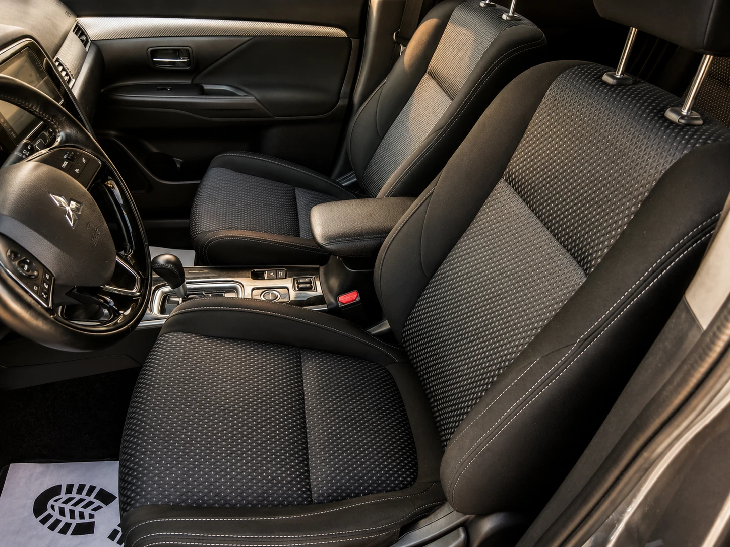 Mitsubishi Outlander 2.2DI-D 4WD AVTOMAT/KAMERA/NAVI EURO 6, снимка 12 - Автомобили и джипове - 55453081