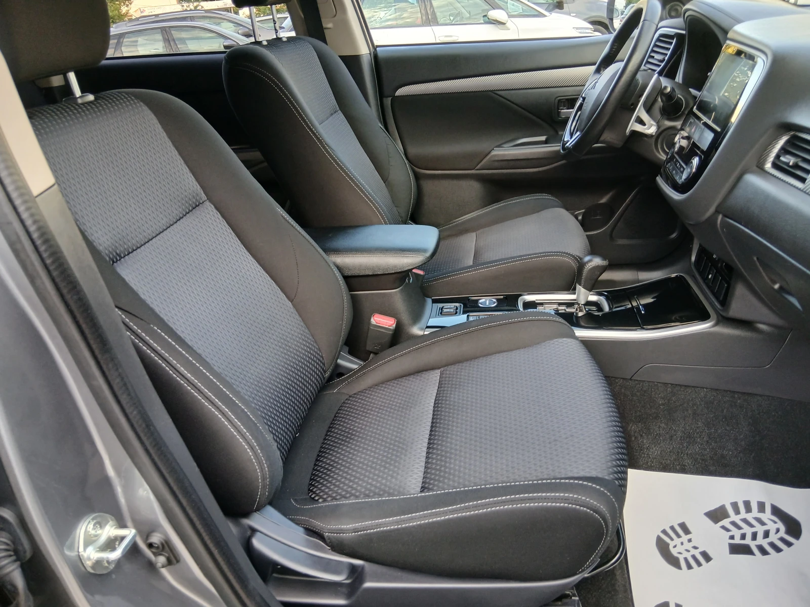 Mitsubishi Outlander 2.2DI-D 4WD AVTOMAT/KAMERA/NAVI EURO 6, снимка 12 - Автомобили и джипове - 55453081