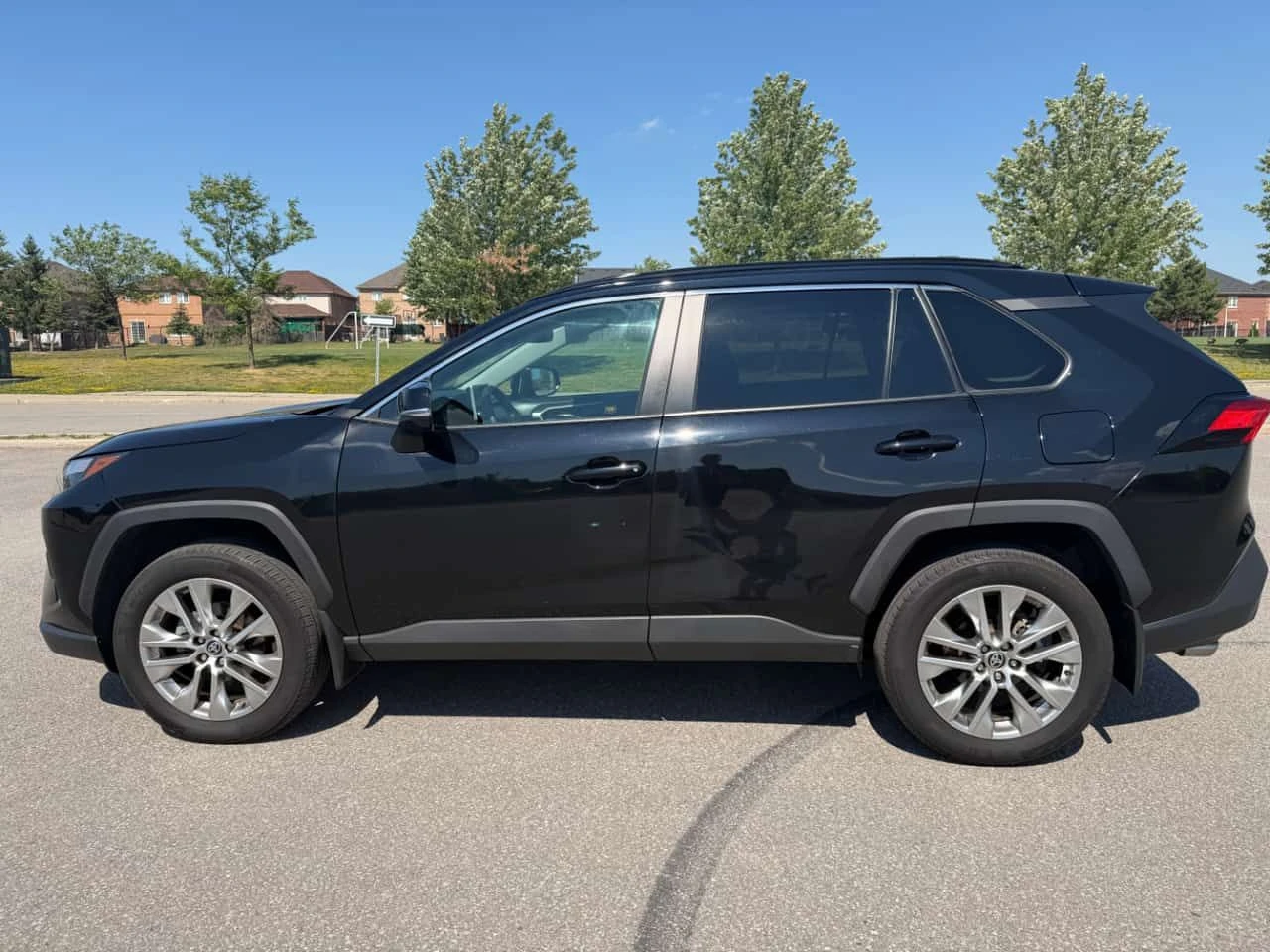 Toyota Rav4 * XLE * CARFAX * ОПЦИЯ ЗА ФИНАНСИРАНЕ * , снимка 2 - Автомобили и джипове - 55580640