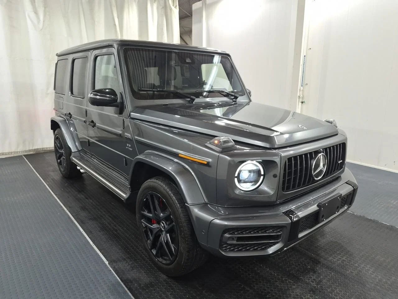 Mercedes-Benz G 63 AMG 4MATIC| NIGHT PKG| BURMESTER| 585HP| 