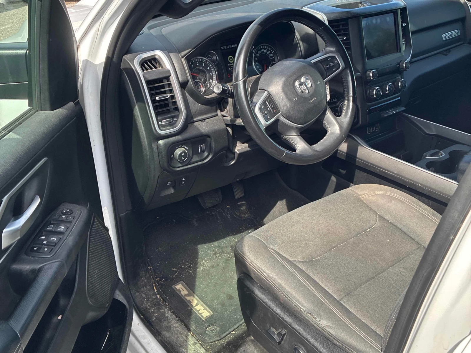 Dodge RAM 1500 * Big Horn * АВТОКРЕДИТ БЕЗ ПЪРВОНАЧАЛНА ВНОСКА* , снимка 5 - Автомобили и джипове - 55988458