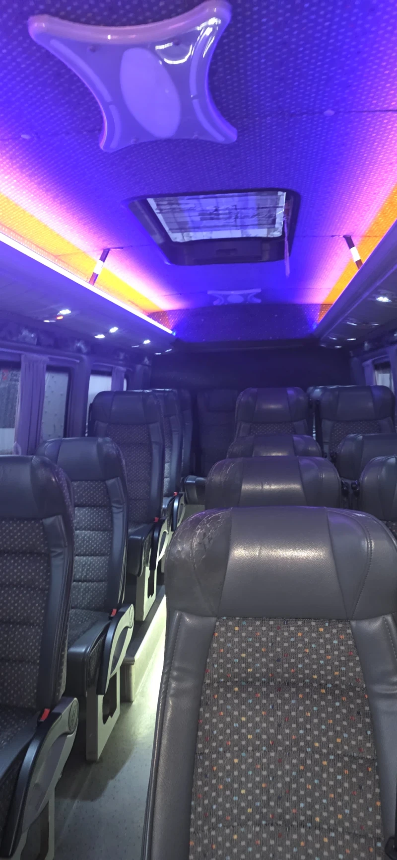 Mercedes-Benz Sprinter 516 22, снимка 11 - Бусове и автобуси - 53473406