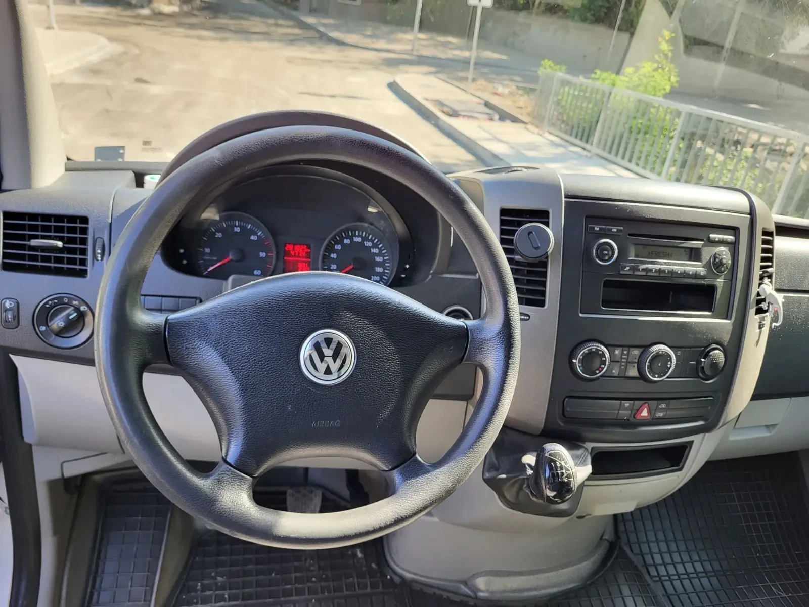 VW Crafter 2.5 TDI 136 К.С - изображение 6