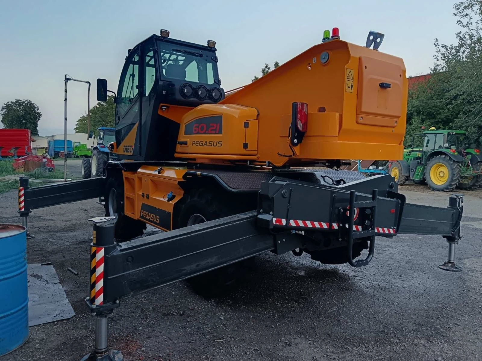 Телескопични товарачи JCB DIECI PEGASUS 60.21  - изображение 4