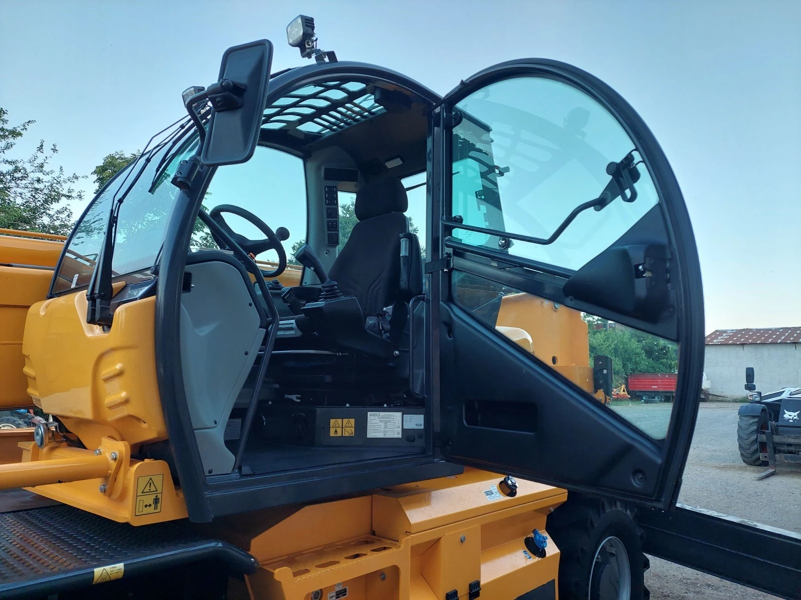 Телескопични товарачи JCB DIECI PEGASUS 60.21  - изображение 8