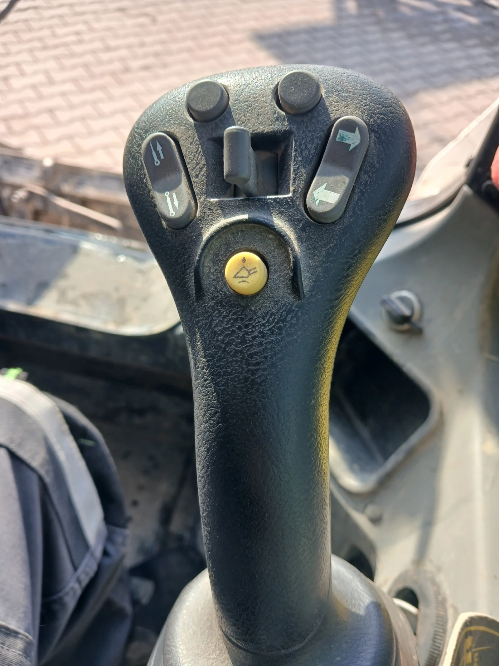 Мини челни товарачи Bobcat T 590, снимка 14 - Индустриална техника - 54353305