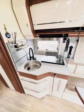 Кемпер Fleurette Discover 71 LMF 180PS-55thEdition, снимка 13