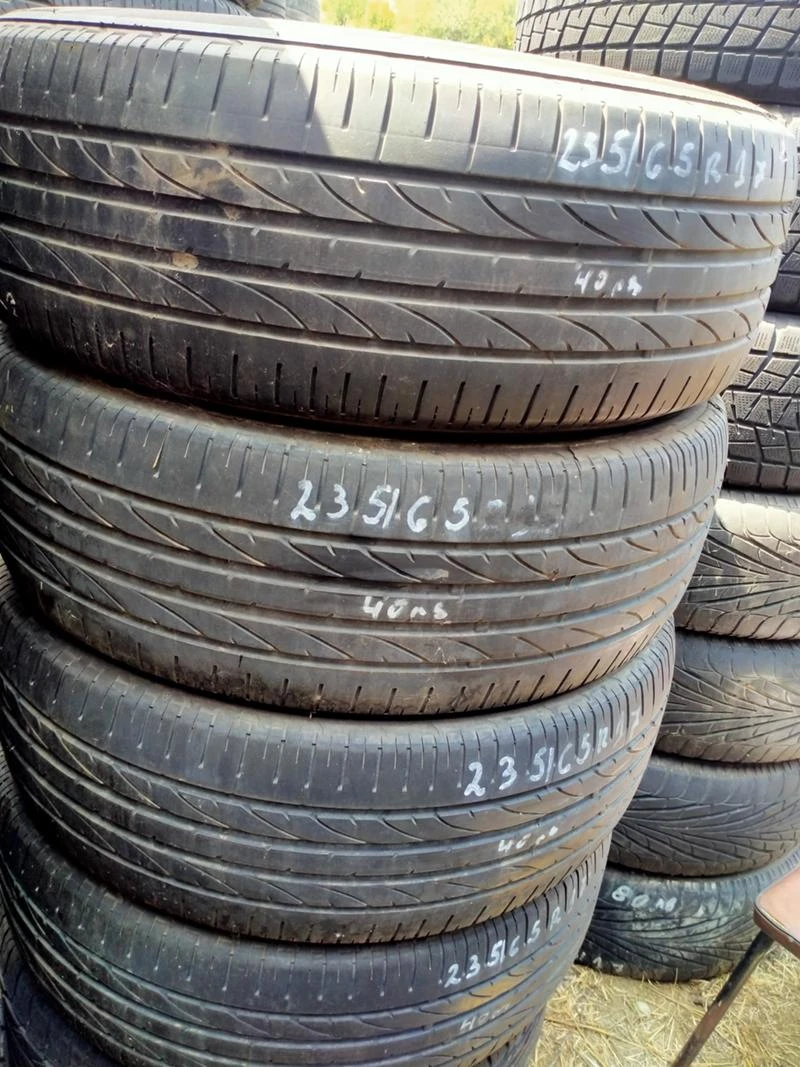 Гуми Летни 235/65R17, снимка 1 - Гуми и джанти - 33636194