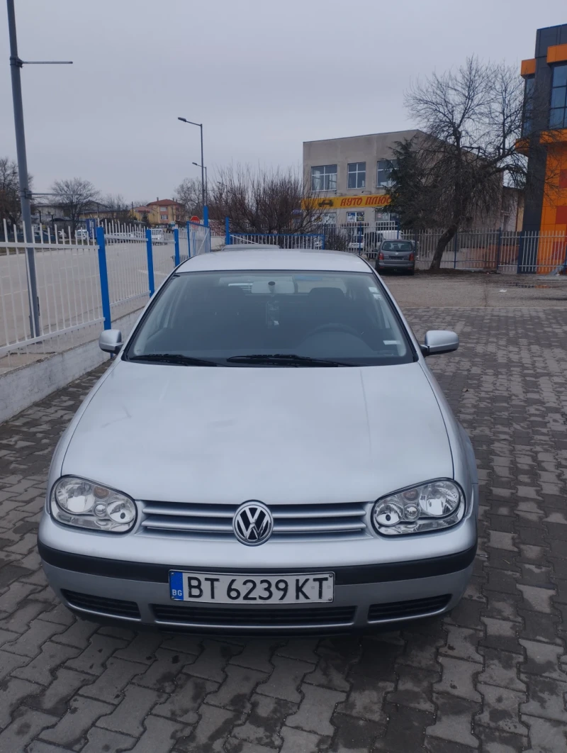 VW Golf, снимка 1 - Автомобили и джипове - 48673473