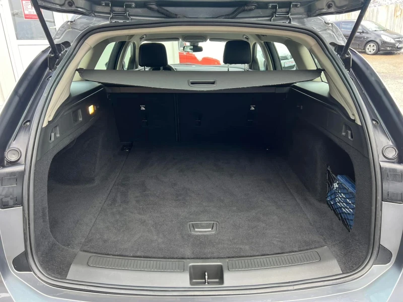 Opel Insignia 1.6 CDTI 136ps. СОБСТВЕН ЛИЗИНГ / БАРТЕР, снимка 14 - Автомобили и джипове - 50704642