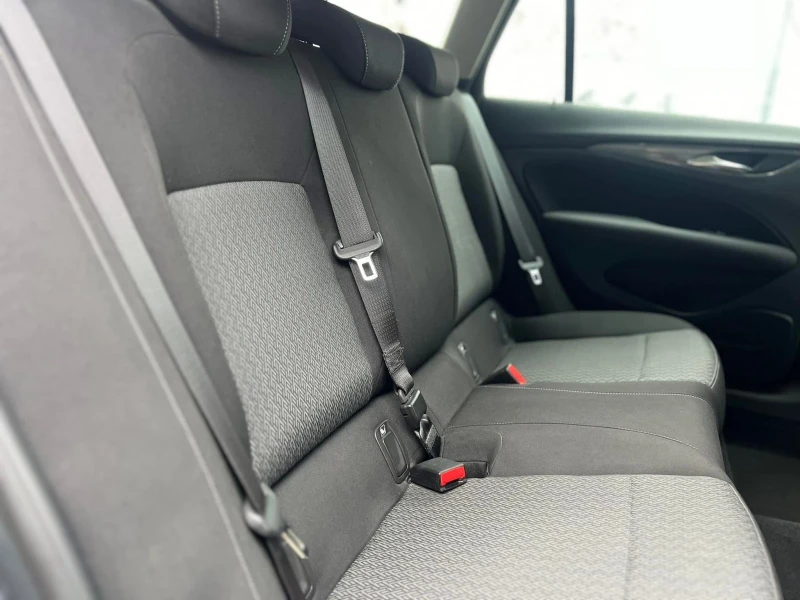 Opel Insignia 1.6 CDTI 136ps. СОБСТВЕН ЛИЗИНГ / БАРТЕР, снимка 10 - Автомобили и джипове - 50704642