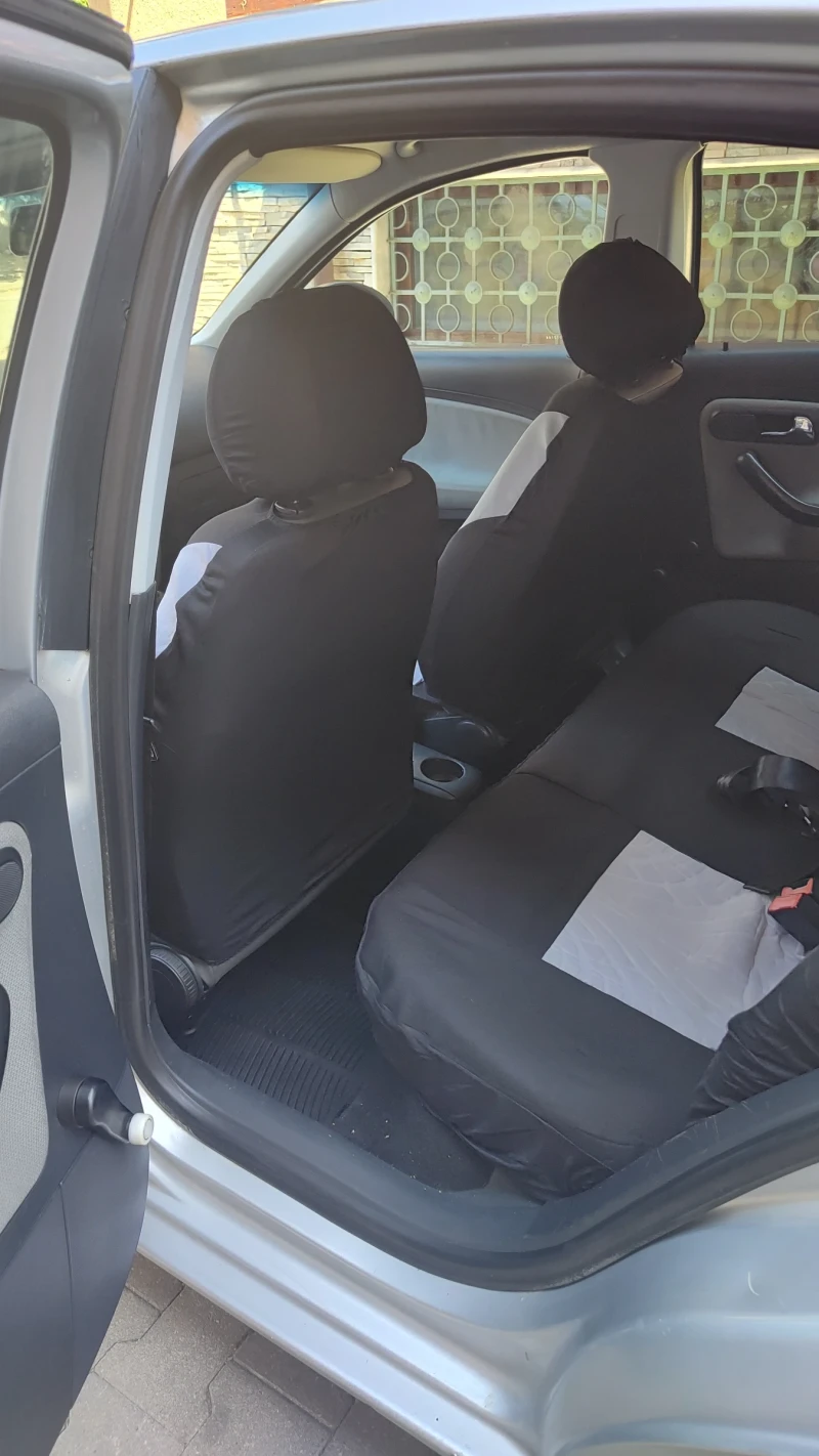 Seat Cordoba 1.4 газов инжекцион и бензин , снимка 5 - Автомобили и джипове - 52367850