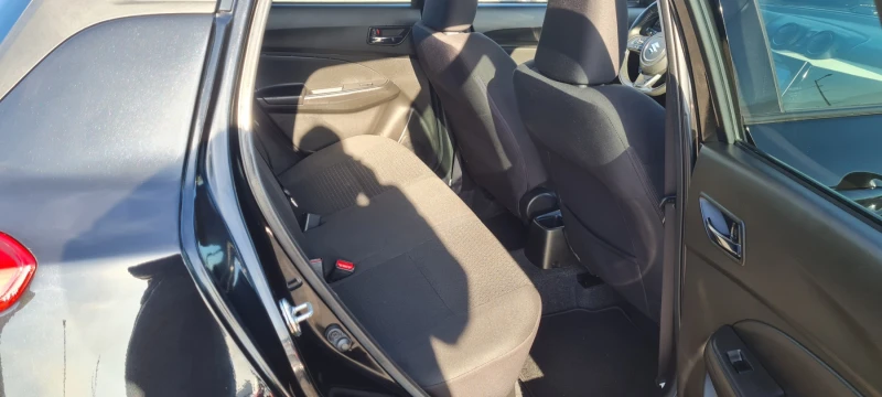 Suzuki Swift 1.2i-HYBRID-4X4-, снимка 11 - Автомобили и джипове - 52821322
