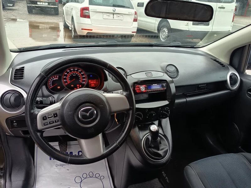 Mazda 2 1.3i, снимка 11 - Автомобили и джипове - 53249221