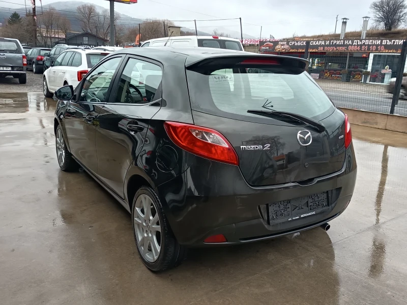 Mazda 2 1.3i, снимка 6 - Автомобили и джипове - 53249221