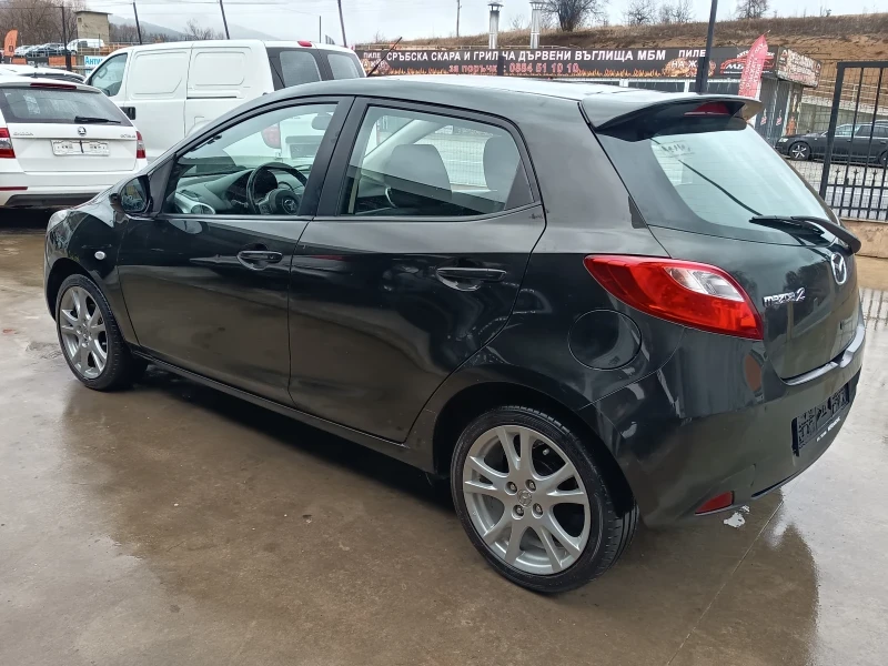 Mazda 2 1.3i, снимка 7 - Автомобили и джипове - 53249221