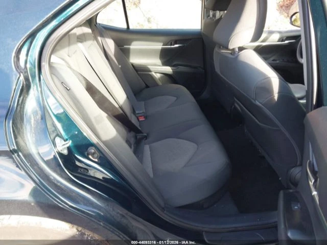 Toyota Camry LE HYBRID, снимка 11 - Автомобили и джипове - 53413608