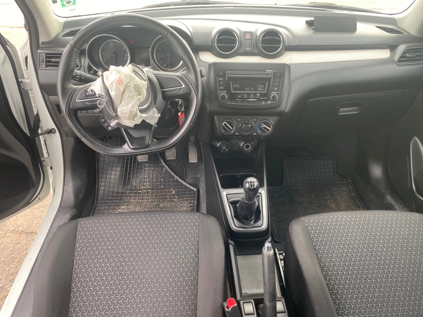 Suzuki Swift 1.2i - изображение 8