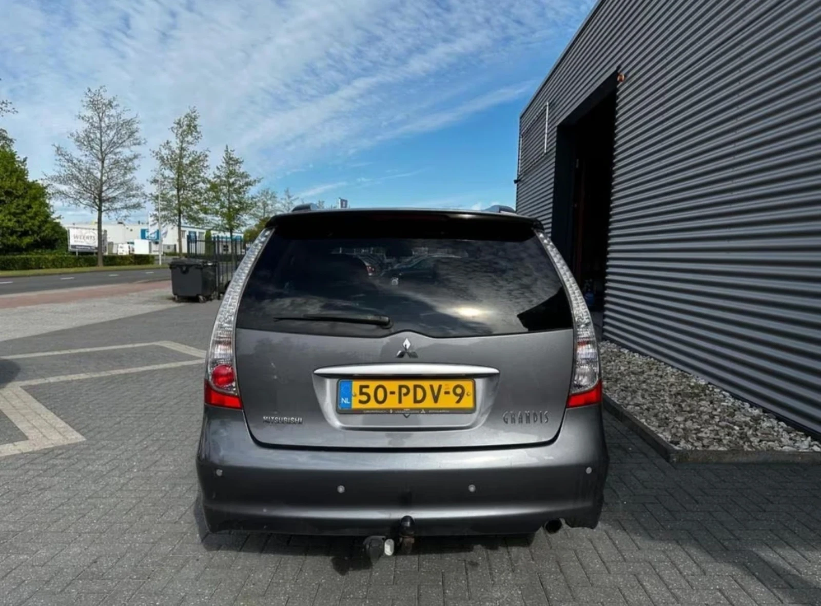 Mitsubishi Grandis 2.4i Limited - изображение 7